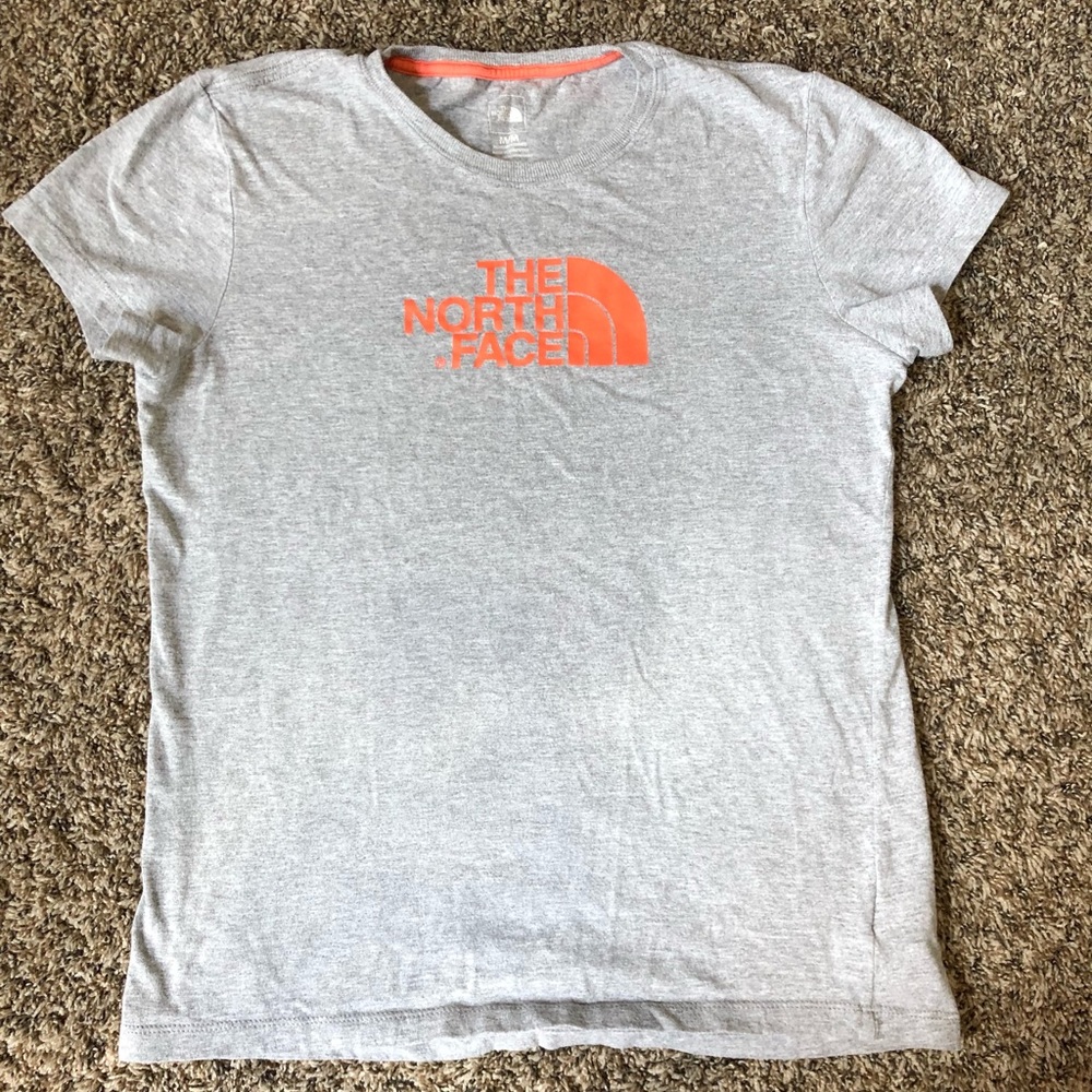 Women’s medium North Face shirt